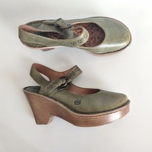 Born Mary Jane Clogs Green Size 7